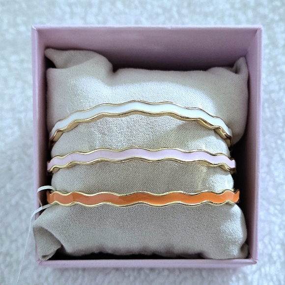 House🏠 of Harlow 1960 Set of Three3️⃣, Thin, Wavy🌊, Enamel, Bangle Bracelets - Picture 11 of 15